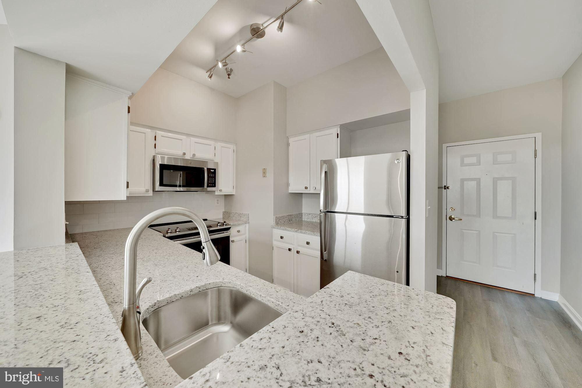 2400 CLARENDON BOULEVARD PH12