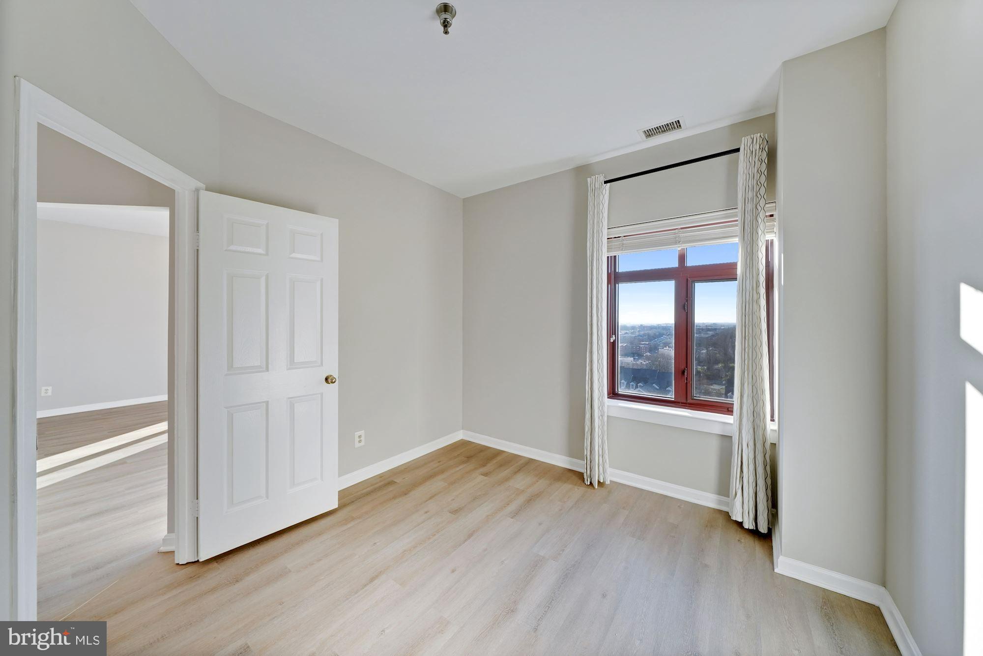 2400 CLARENDON BOULEVARD PH12