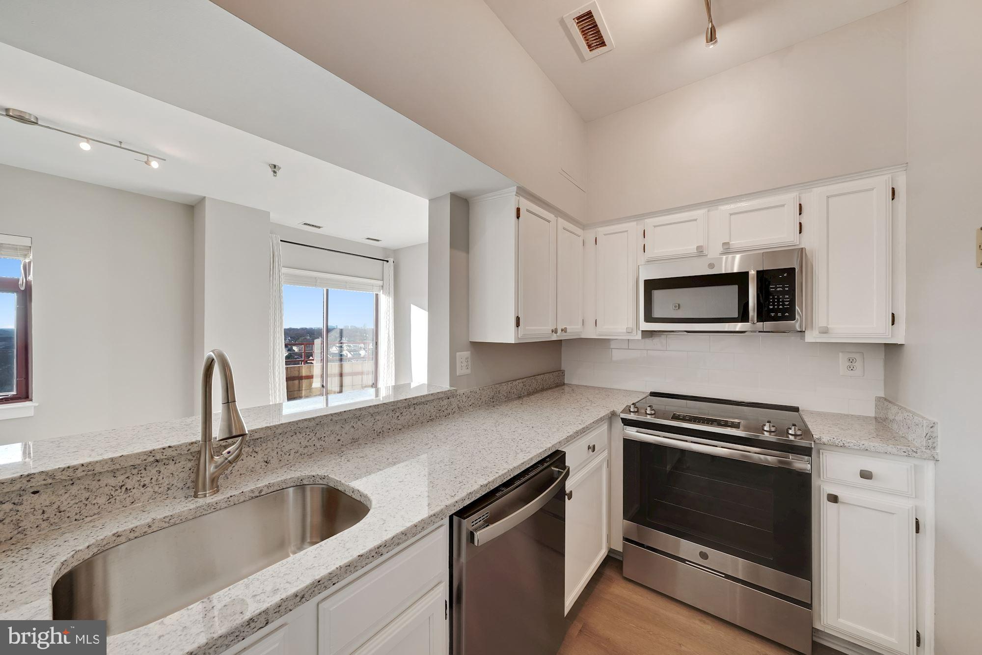 2400 CLARENDON BOULEVARD PH12