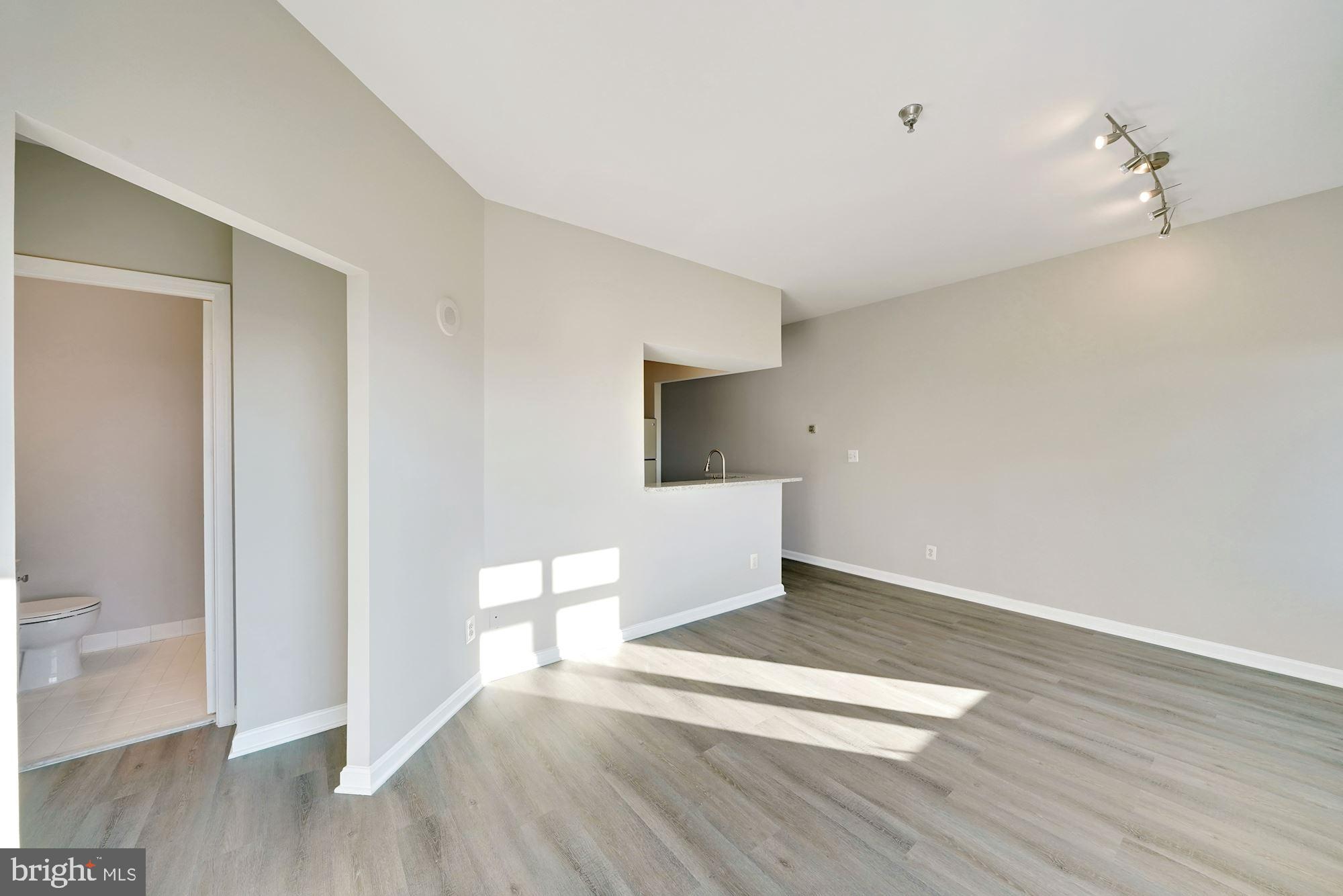 2400 CLARENDON BOULEVARD PH12