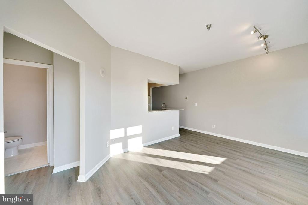 2400 CLARENDON BOULEVARD PH12