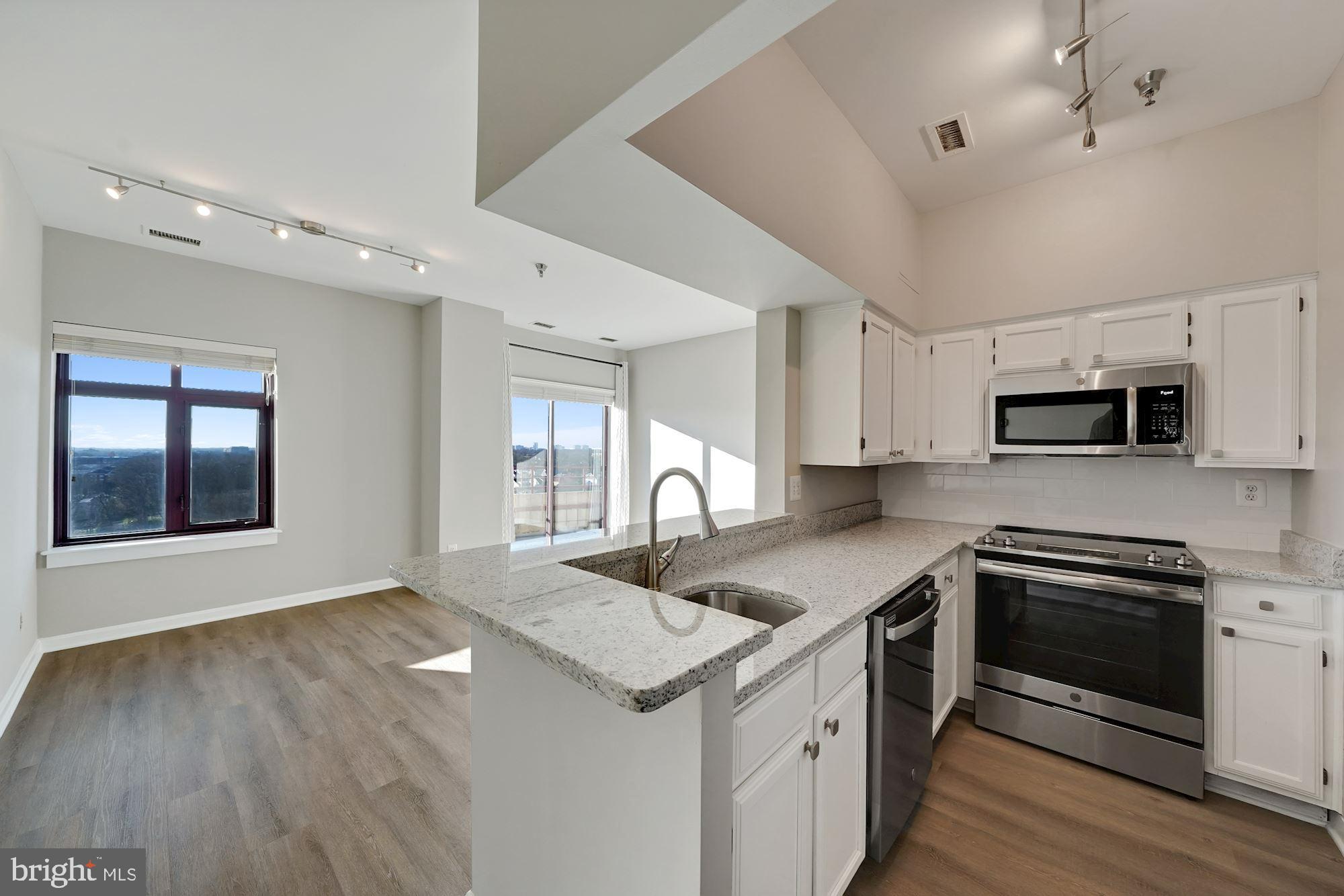 2400 CLARENDON BOULEVARD PH12