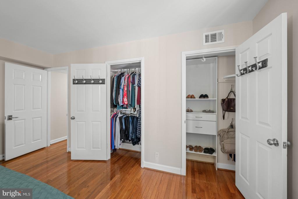 3050 S BUCHANAN STREET Unit: B2