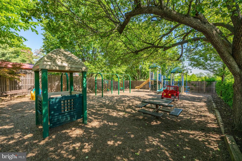 3050 S BUCHANAN STREET Unit: B2