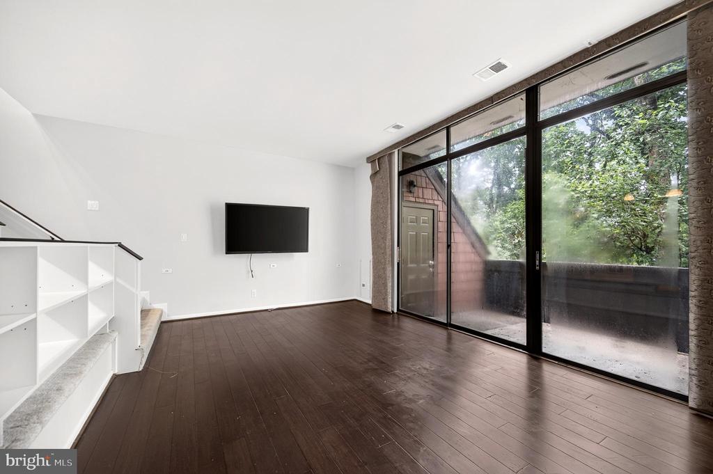 2212 S RANDOLPH STREET Unit: 1