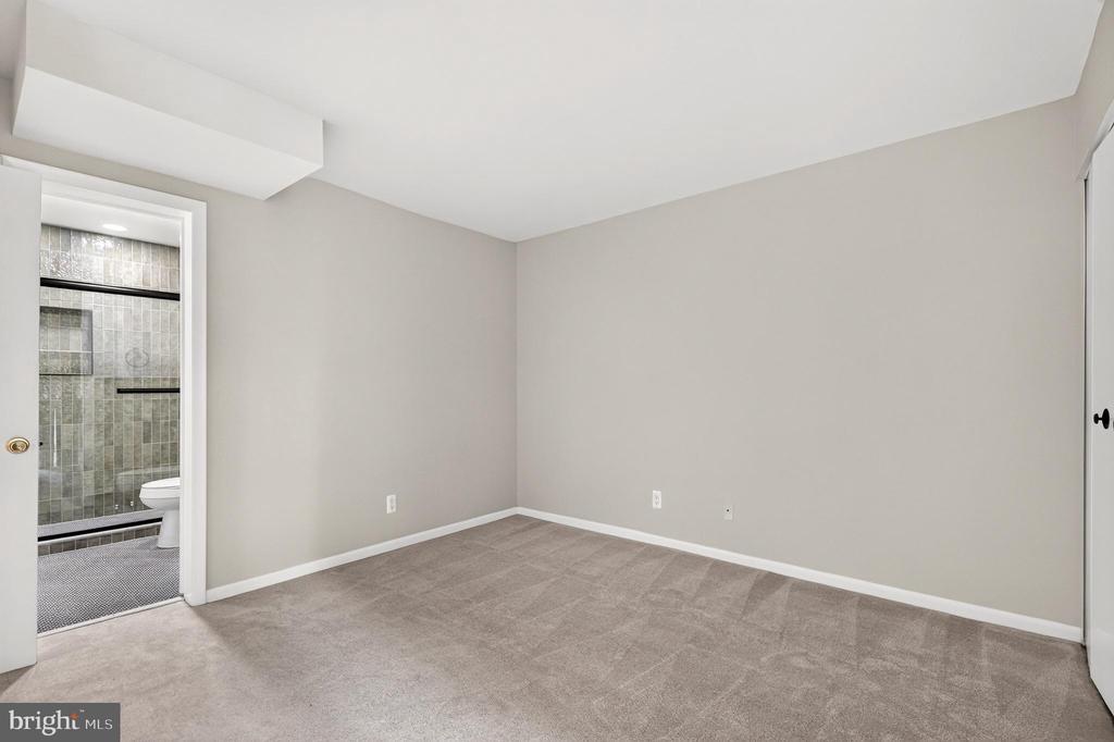 2212 S RANDOLPH STREET Unit: 1