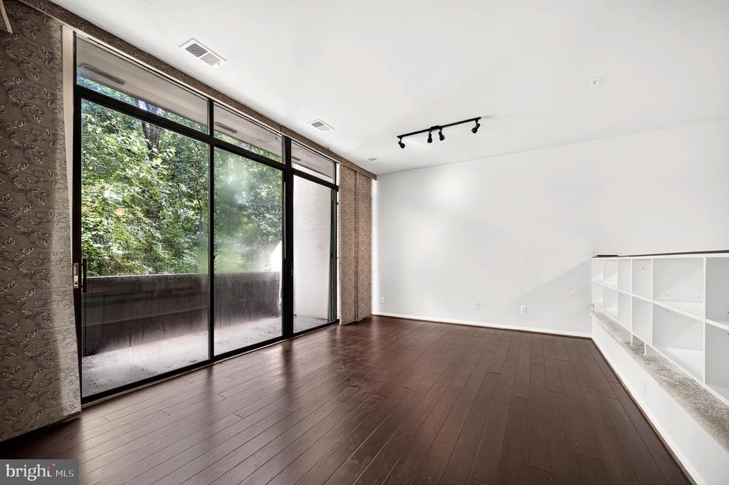 2212 S RANDOLPH STREET Unit: 1
