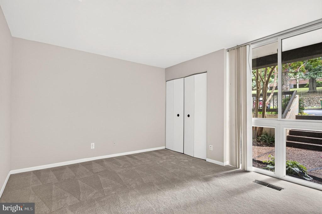 2212 S RANDOLPH STREET Unit: 1