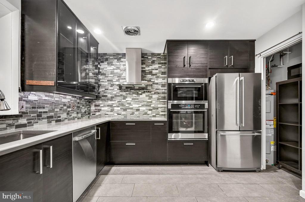 2212 S RANDOLPH STREET Unit: 1