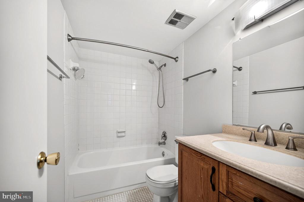 2212 S RANDOLPH STREET Unit: 1