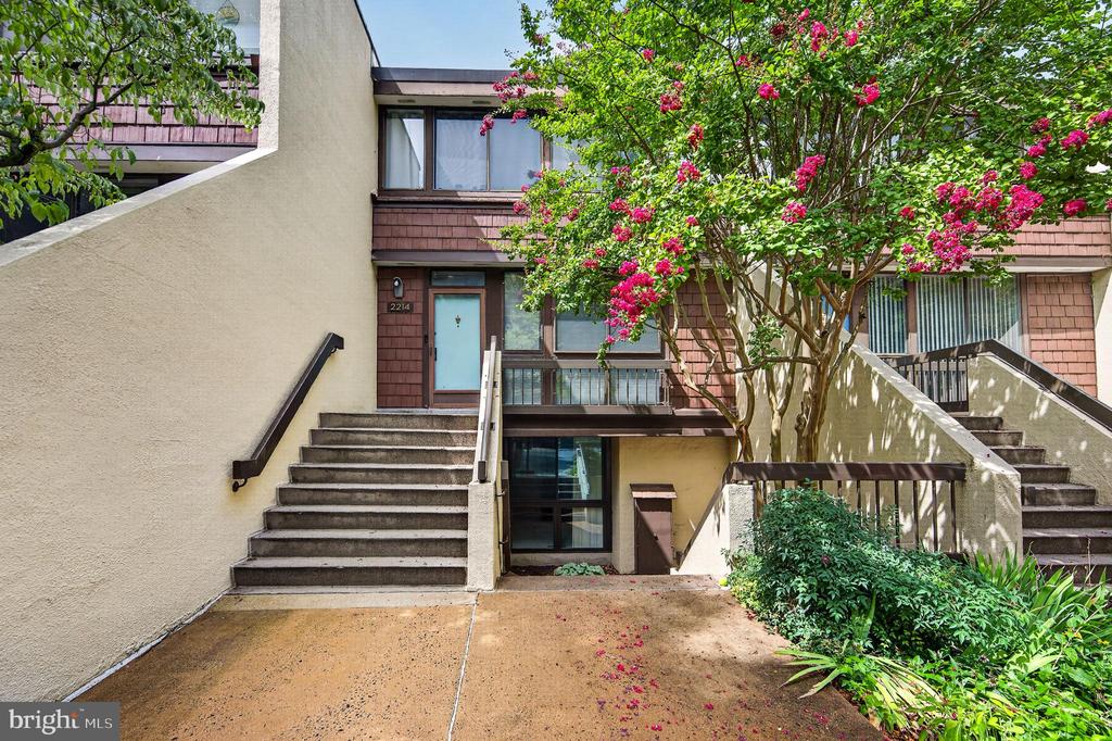 2212 S RANDOLPH STREET Unit: 1