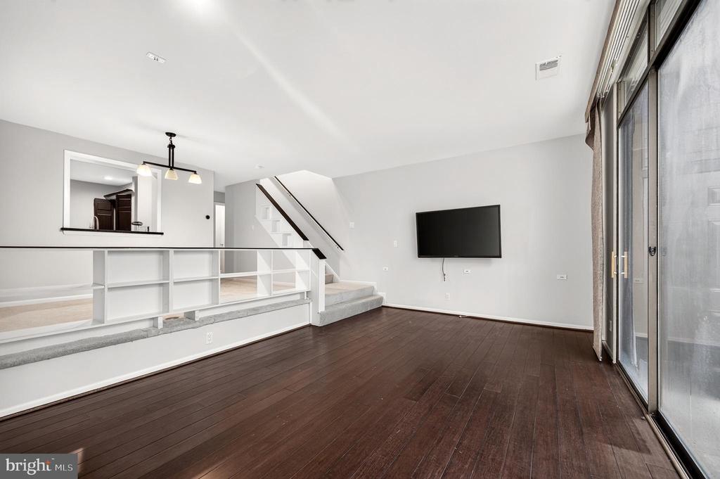 2212 S RANDOLPH STREET Unit: 1