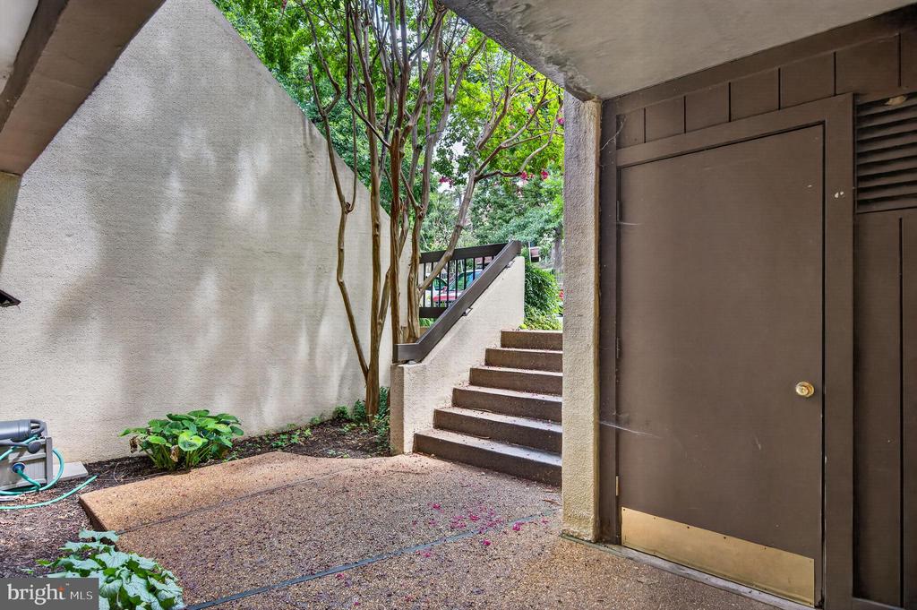 2212 S RANDOLPH STREET Unit: 1