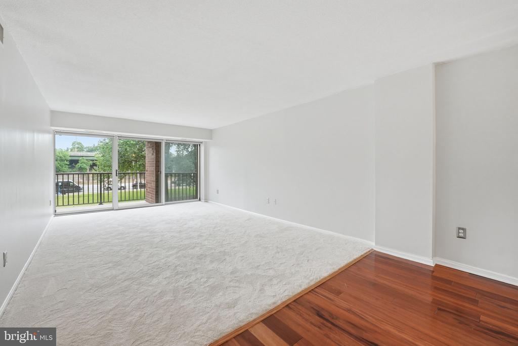 1300 ARMY NAVY DRIVE Unit: 205