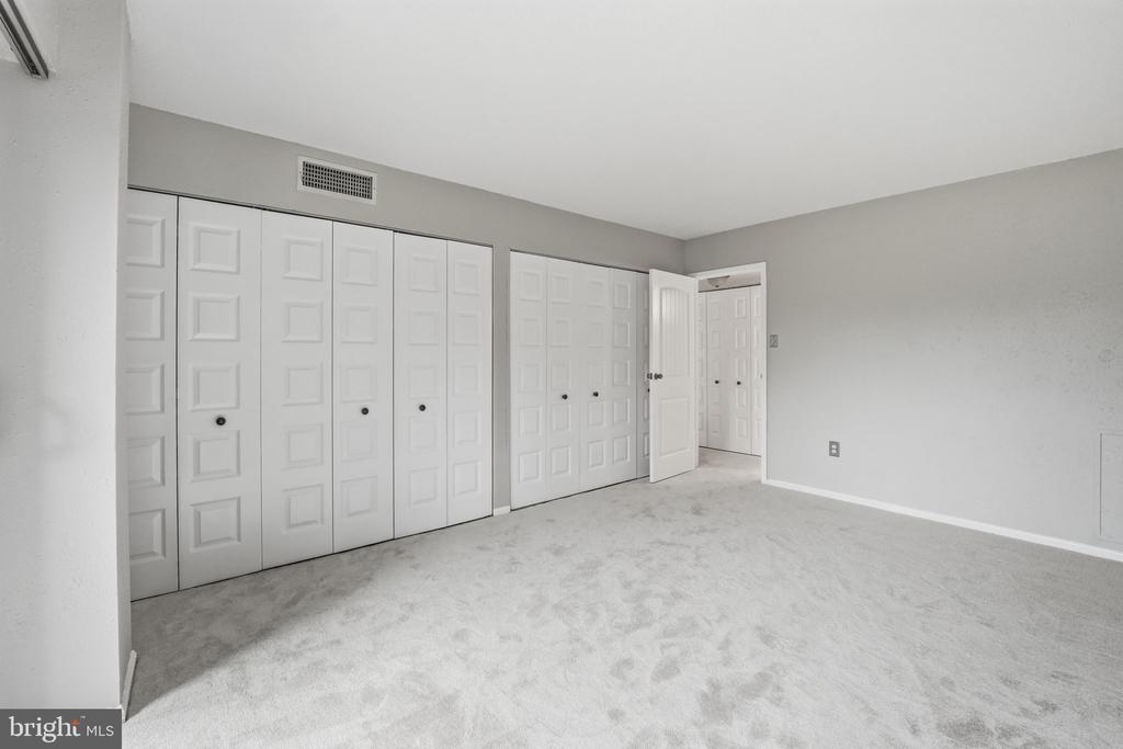 1300 ARMY NAVY DRIVE Unit: 205