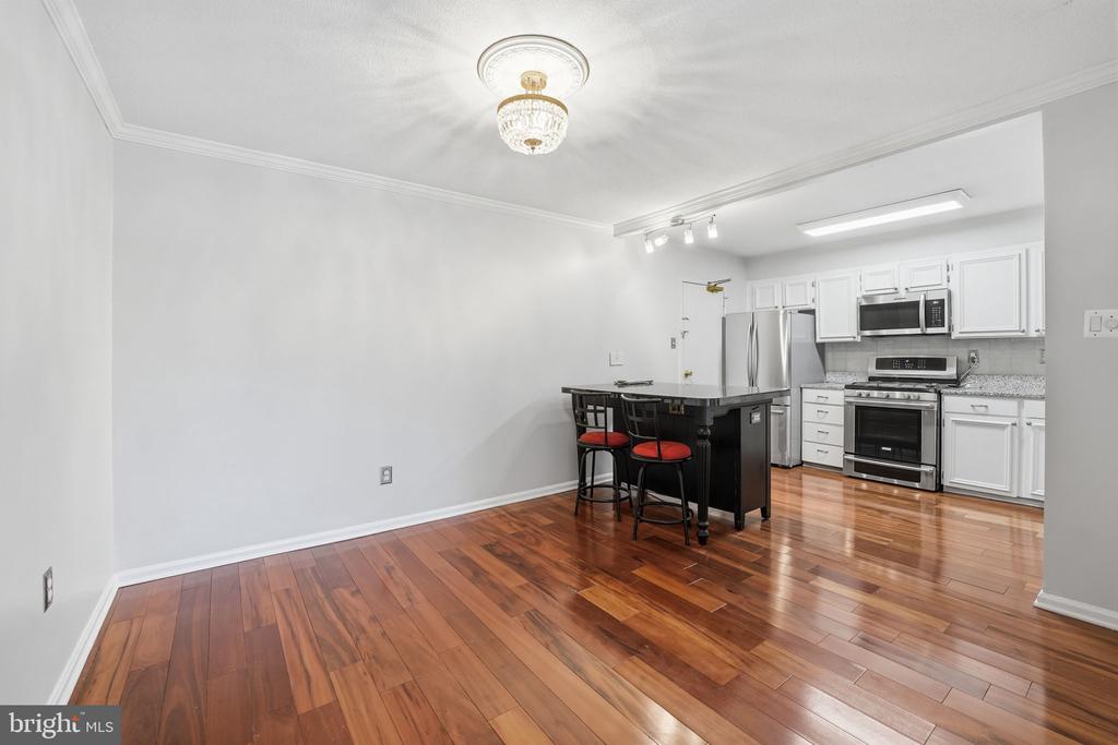 1300 ARMY NAVY DRIVE Unit: 205