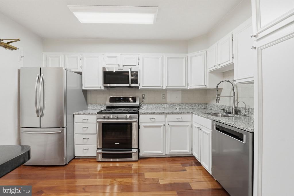 1300 ARMY NAVY DRIVE Unit: 205