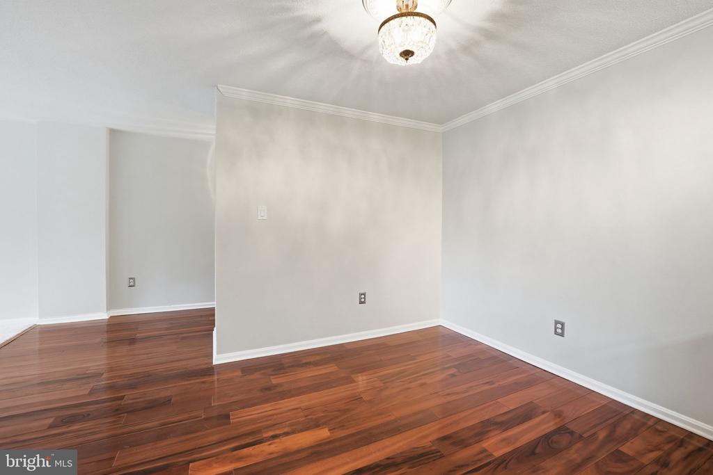 1300 ARMY NAVY DRIVE Unit: 205
