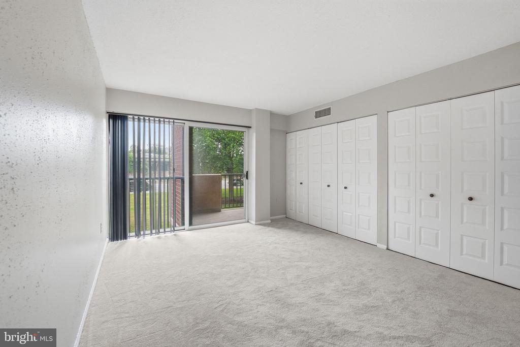 1300 ARMY NAVY DRIVE Unit: 205