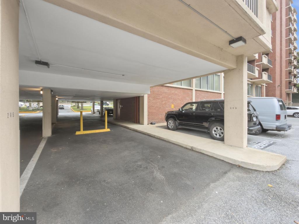 1300 ARMY NAVY DRIVE Unit: 205