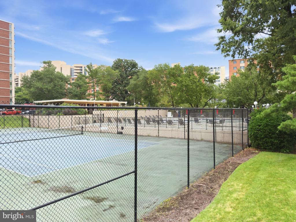 1300 ARMY NAVY DRIVE Unit: 205