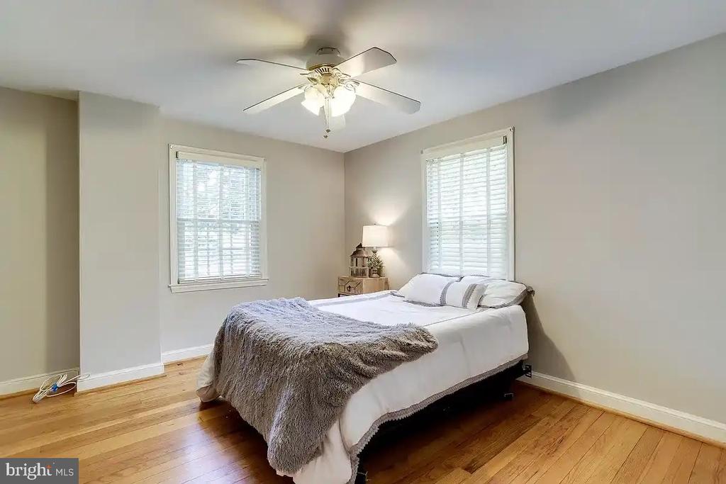 1319 S WALTER REED DRIVE 19104