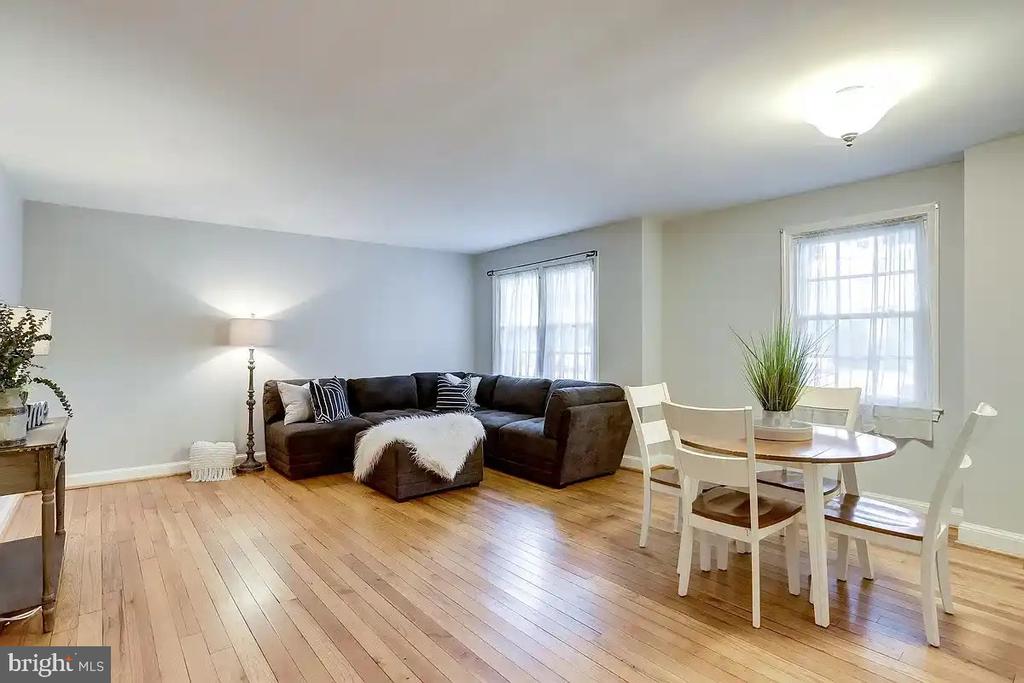 1319 S WALTER REED DRIVE 19104