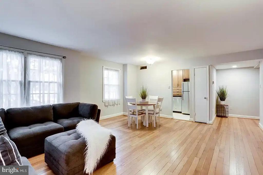 1319 S WALTER REED DRIVE 19104