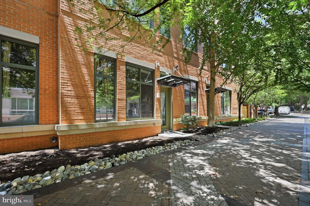 3625 10TH STREET N Unit: 103