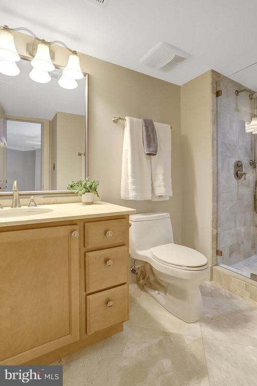 1001 N RANDOLPH STREET Unit: 302