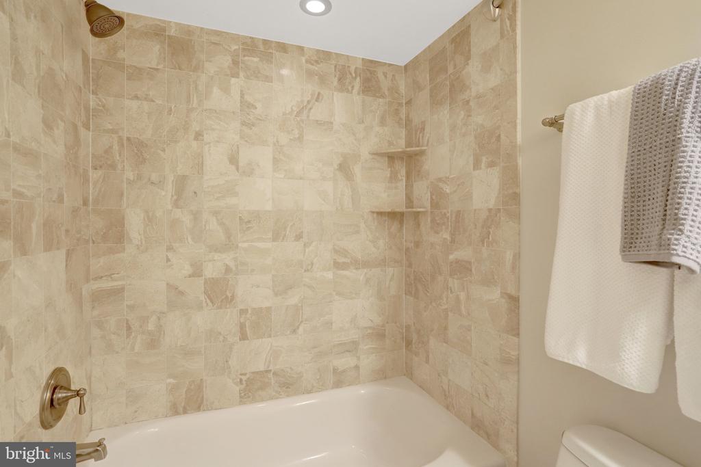 1001 N RANDOLPH STREET Unit: 302