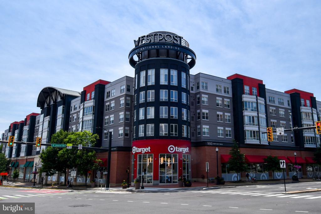 1300 S ARLINGTON RIDGE ROAD Unit: 204