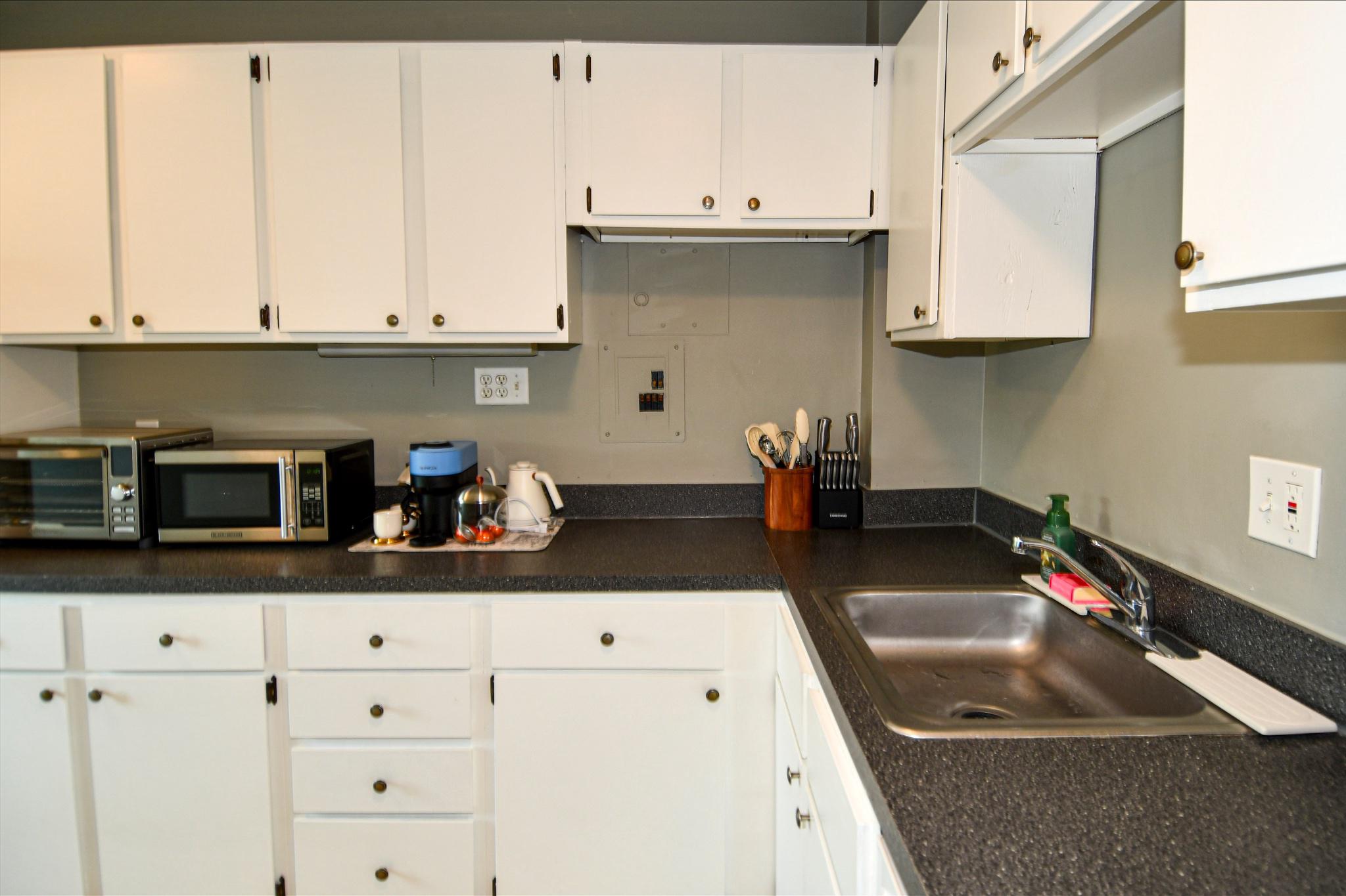 1300 S ARLINGTON RIDGE ROAD Unit: 204
