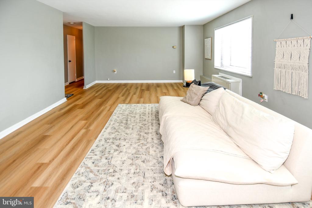 1300 S ARLINGTON RIDGE ROAD Unit: 204