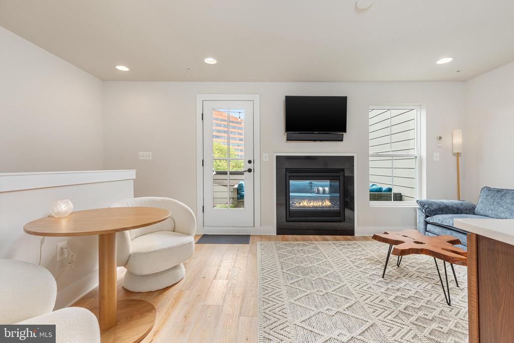2118 18TH STREET N