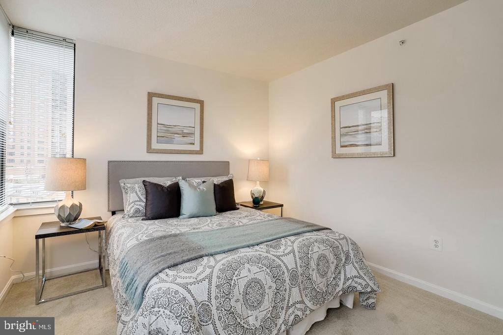 2220 FAIRFAX DRIVE N Unit: 803