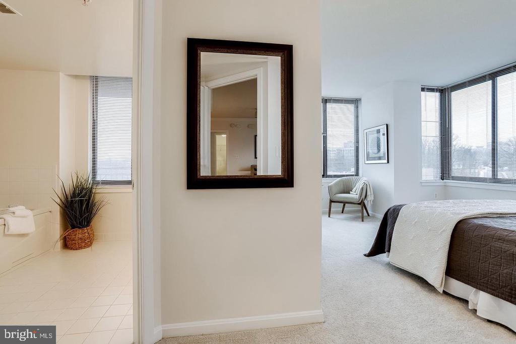 2220 FAIRFAX DRIVE N Unit: 803
