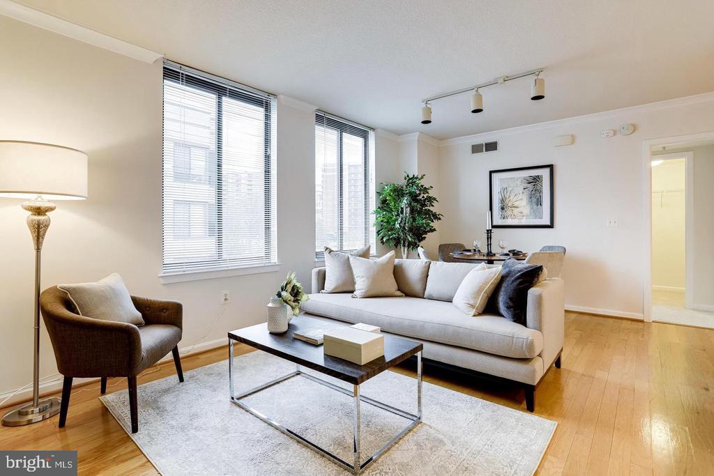 2220 FAIRFAX DRIVE N Unit: 803