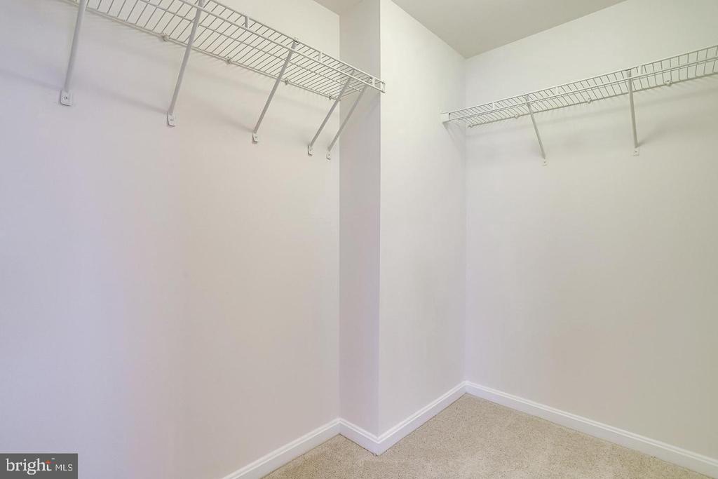 2220 FAIRFAX DRIVE N Unit: 803