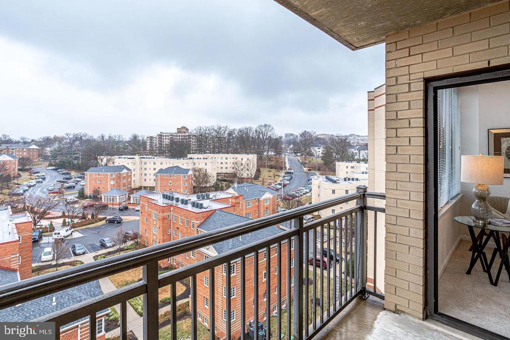 2220 FAIRFAX DRIVE N Unit: 803