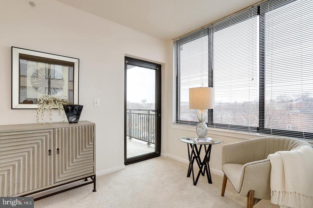 2220 FAIRFAX DRIVE N Unit: 803