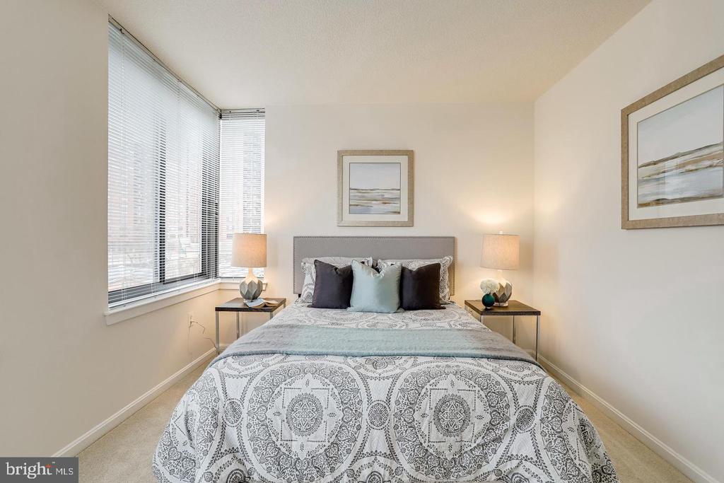2220 FAIRFAX DRIVE N Unit: 803