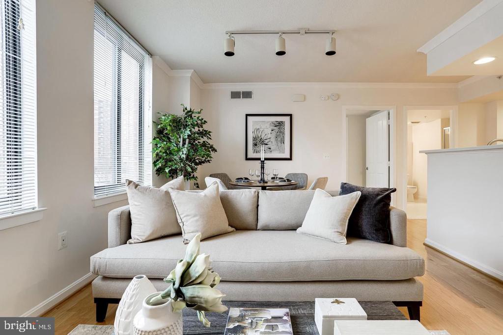 2220 FAIRFAX DRIVE N Unit: 803