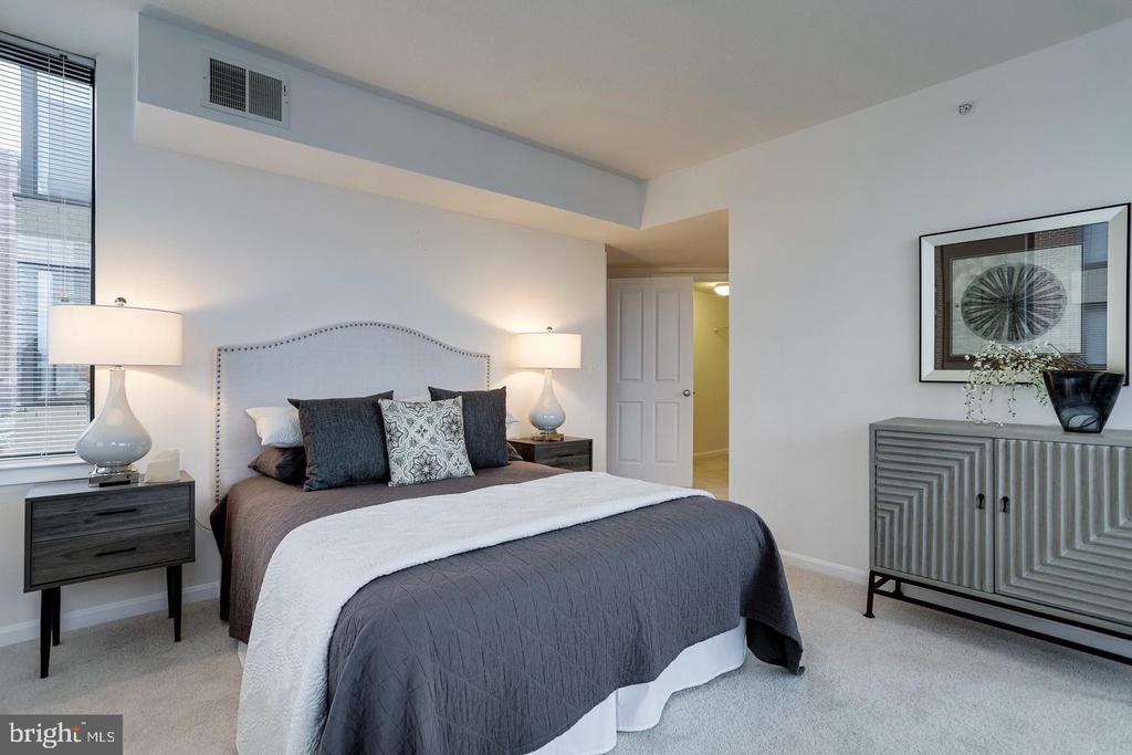 2220 FAIRFAX DRIVE N Unit: 803