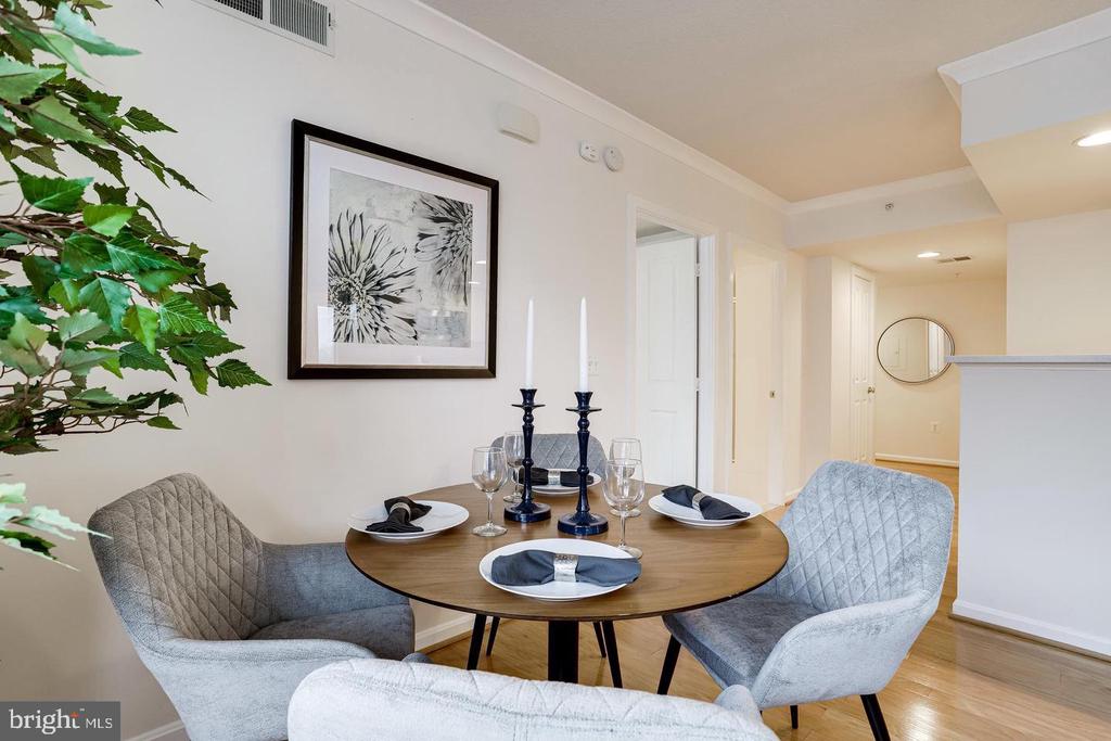 2220 FAIRFAX DRIVE N Unit: 803