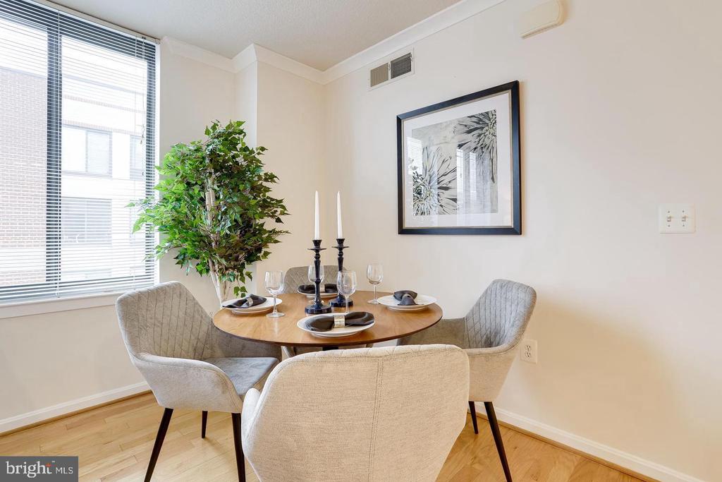 2220 FAIRFAX DRIVE N Unit: 803