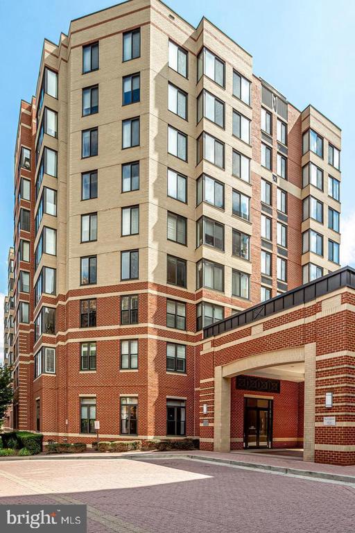 2220 FAIRFAX DRIVE N Unit: 803