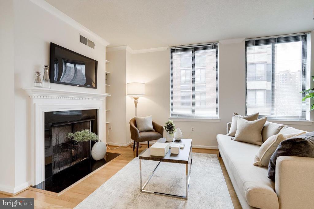 2220 FAIRFAX DRIVE N Unit: 803