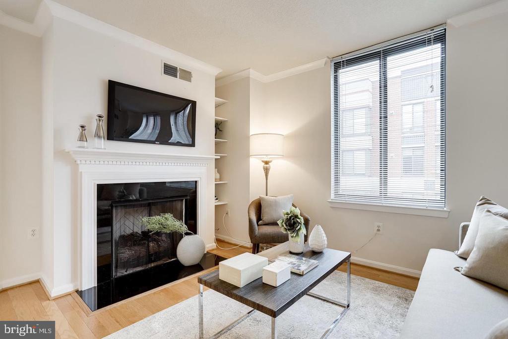 2220 FAIRFAX DRIVE N Unit: 803
