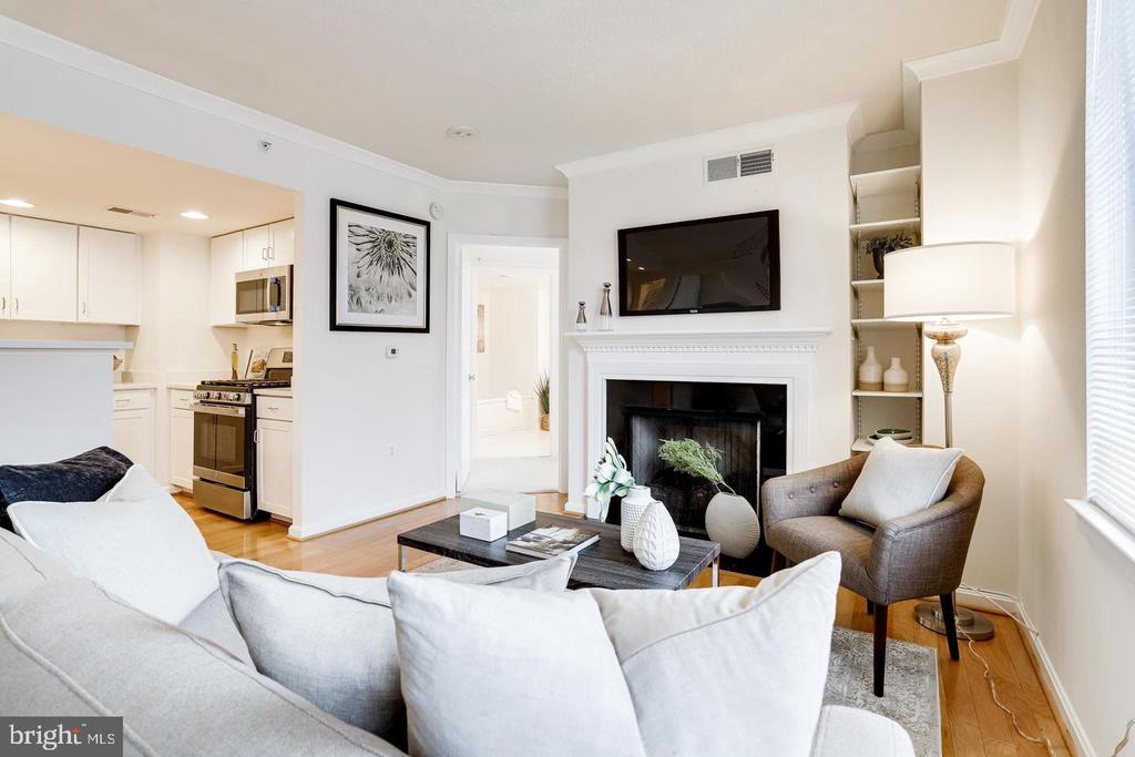 2220 FAIRFAX DRIVE N Unit: 803